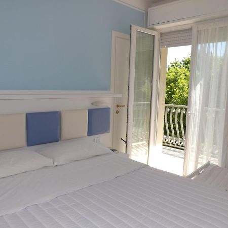 Hotel Gioiosa 체제나티코 외부 사진