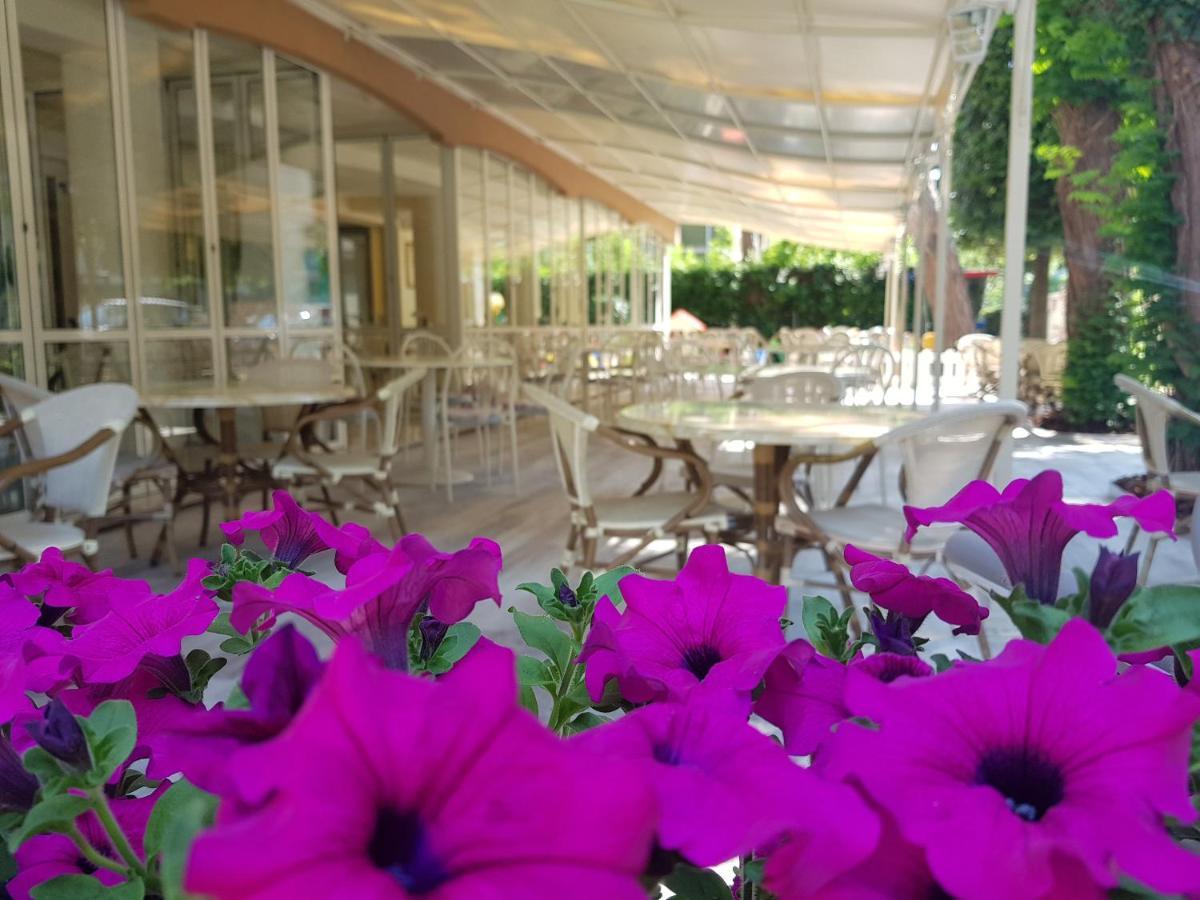 Hotel Gioiosa 체제나티코 외부 사진