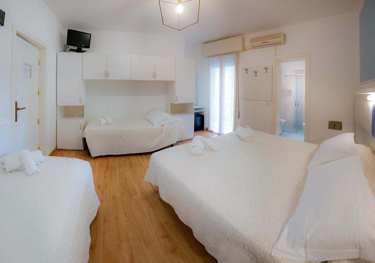 Hotel Gioiosa 체제나티코 외부 사진