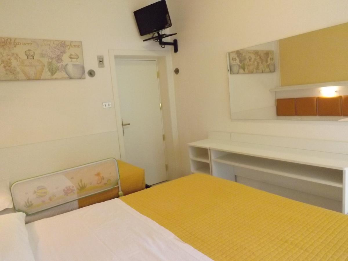 Hotel Gioiosa 체제나티코 외부 사진